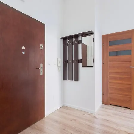 Dąbska By Renters Apartamento