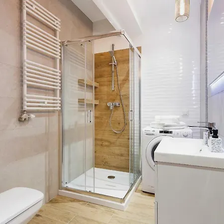 Tauron Arena Elegant Dabska By Renters Daire Krakow